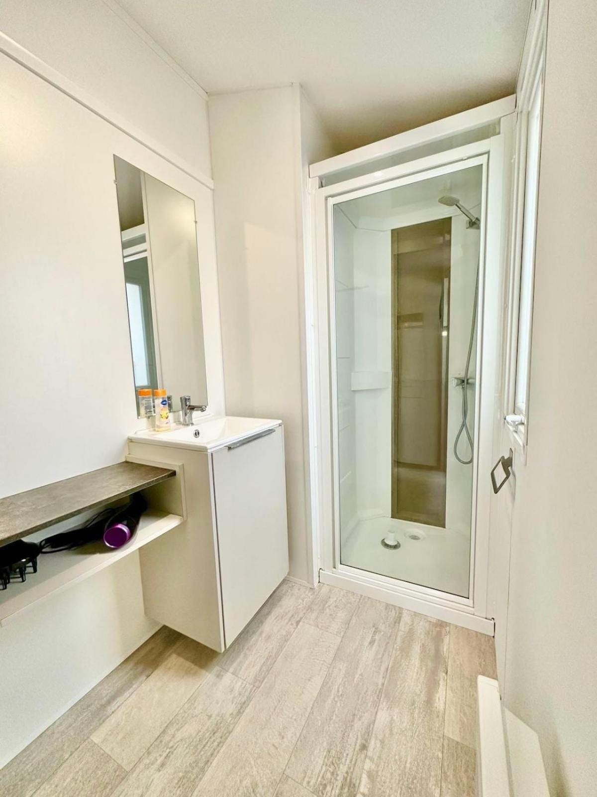 Bungalow 3 Chambres Pour 6 Pers Avec Climatisation Camping 3 Etoiles سامووه المظهر الخارجي الصورة
